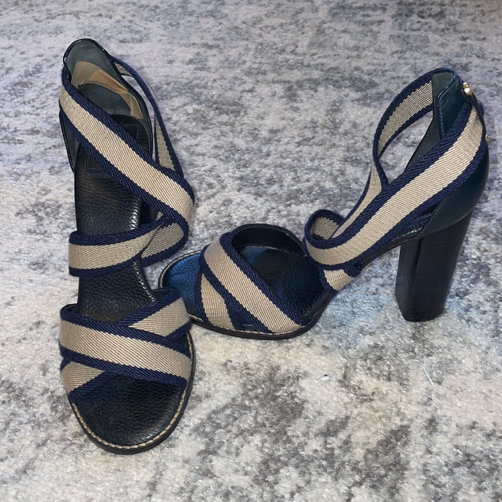 Tory Burch pump